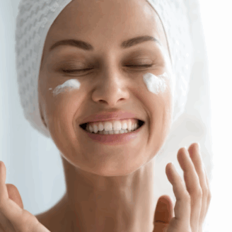 skincare-d957Xzx7XrC5JP9b-1-800x1024