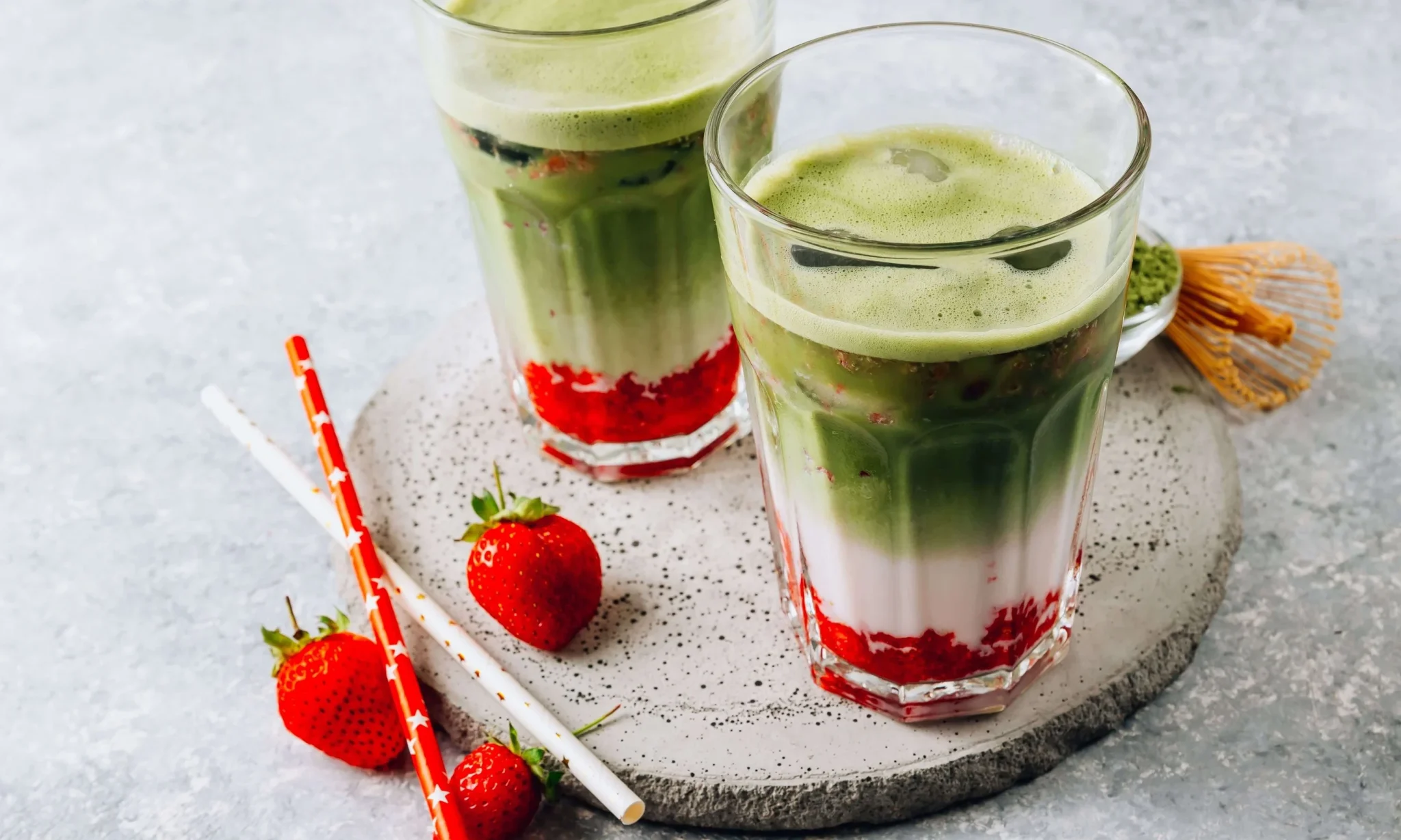 strawberry-matcha-latte-AVLaBlJB4GujBKx9-2048x1229 strawberry-matcha-latte-AVLaBlJB4GujBKx9-2048x1229