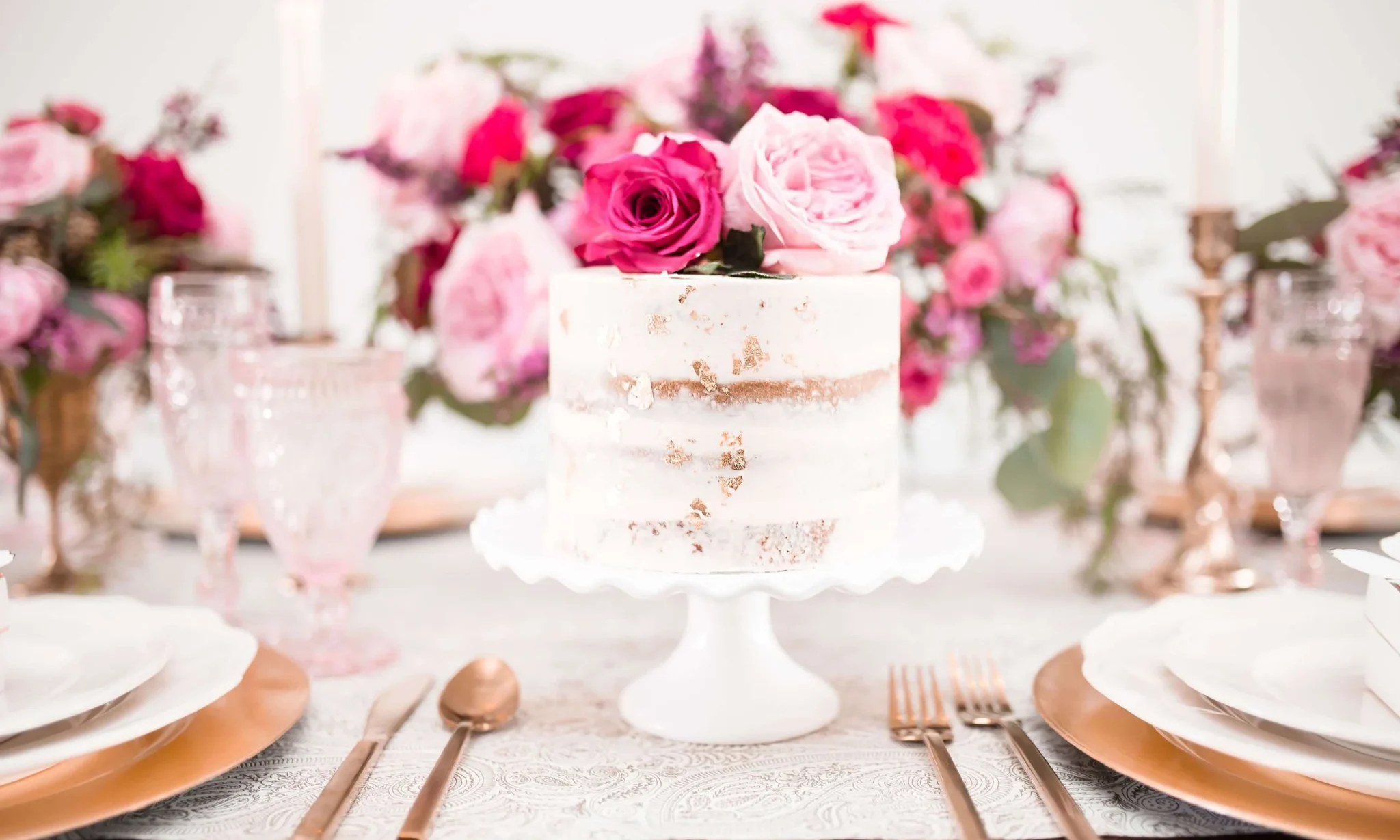 10.bold-red-and-pink-naked-wedding-cake-with-fresh-berries-AGBbZ3LkNas8qOoa-2048x1229 10.bold-red-and-pink-naked-wedding-cake-with-fresh-berries-AGBbZ3LkNas8qOoa-2048x1229