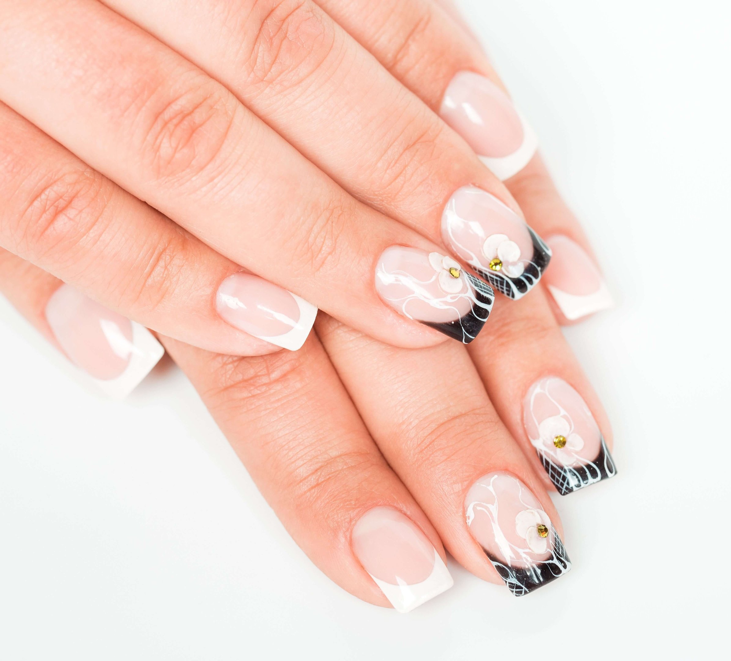 daisy nail design