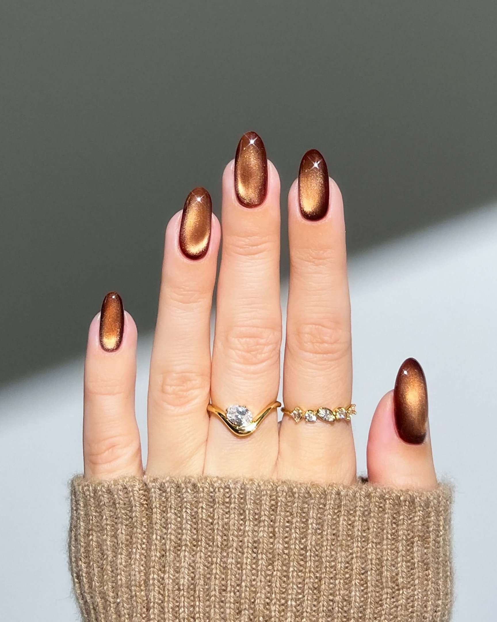 metallic cat-eye nails