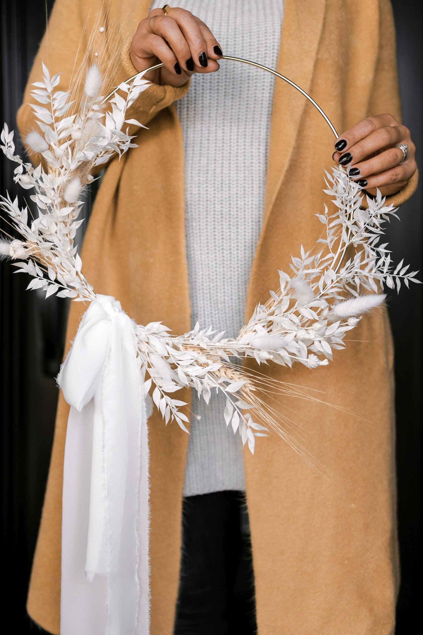 Minimal Fall Wreaths with Modern Flair