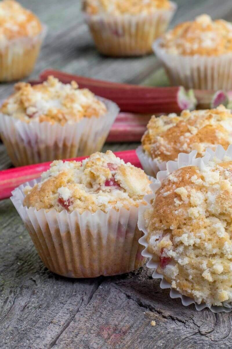 rhubarb muffin