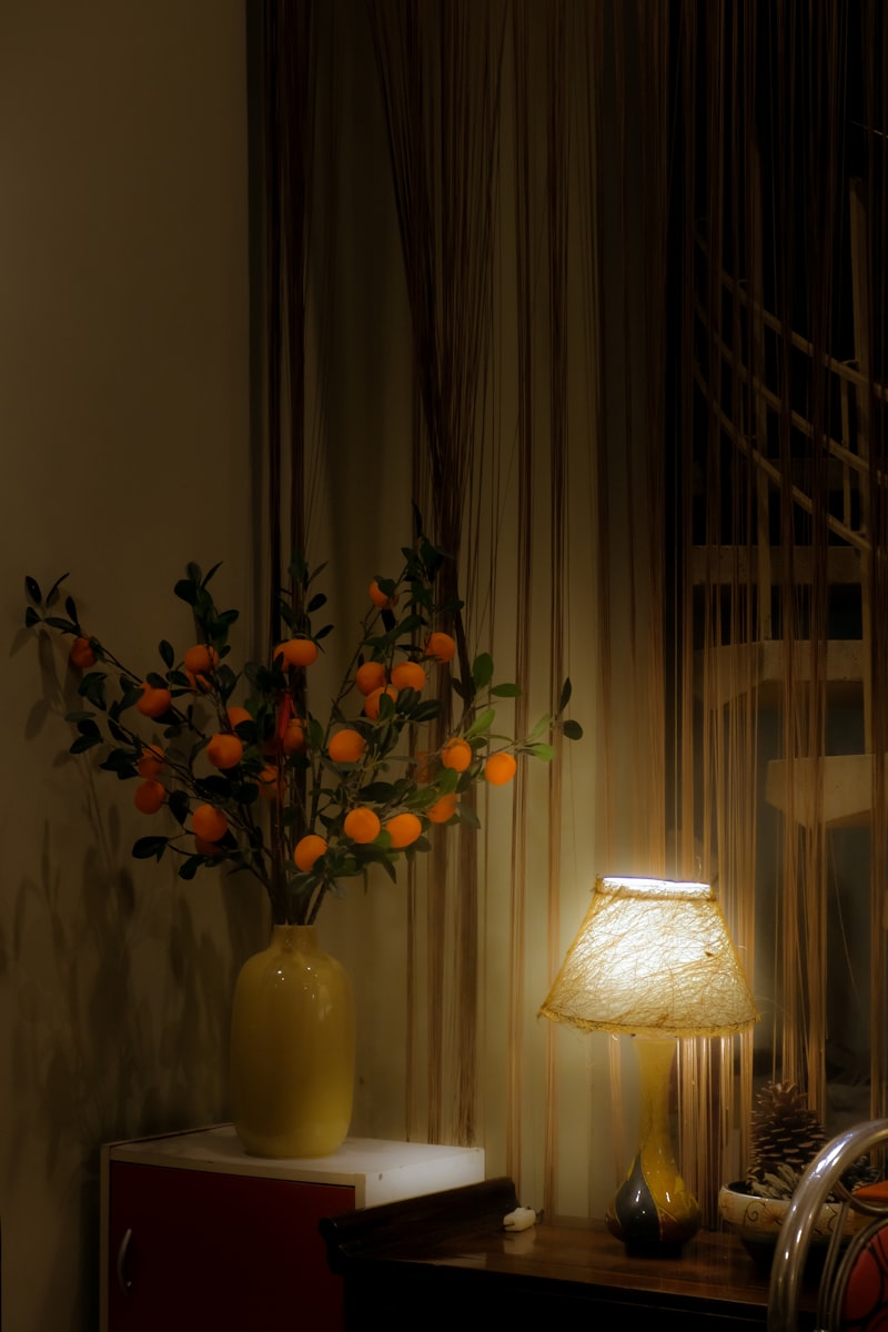 Fresh oranges with warm light - Mediterranean home decor inspiration