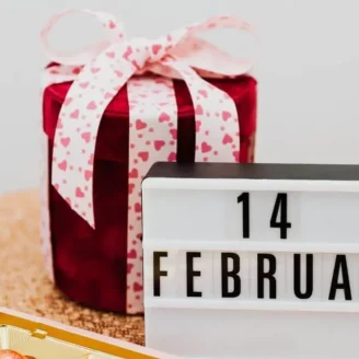 valentine-gifts-hero-image