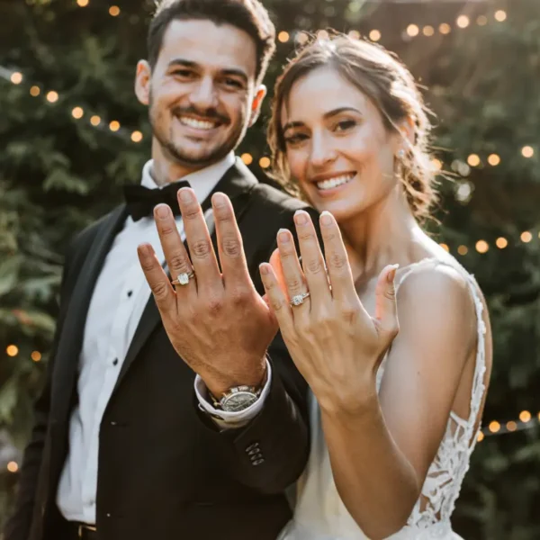 wedding couple ring show pose for photobooth – rings close up