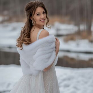 winter-wedding-dress-with-fur